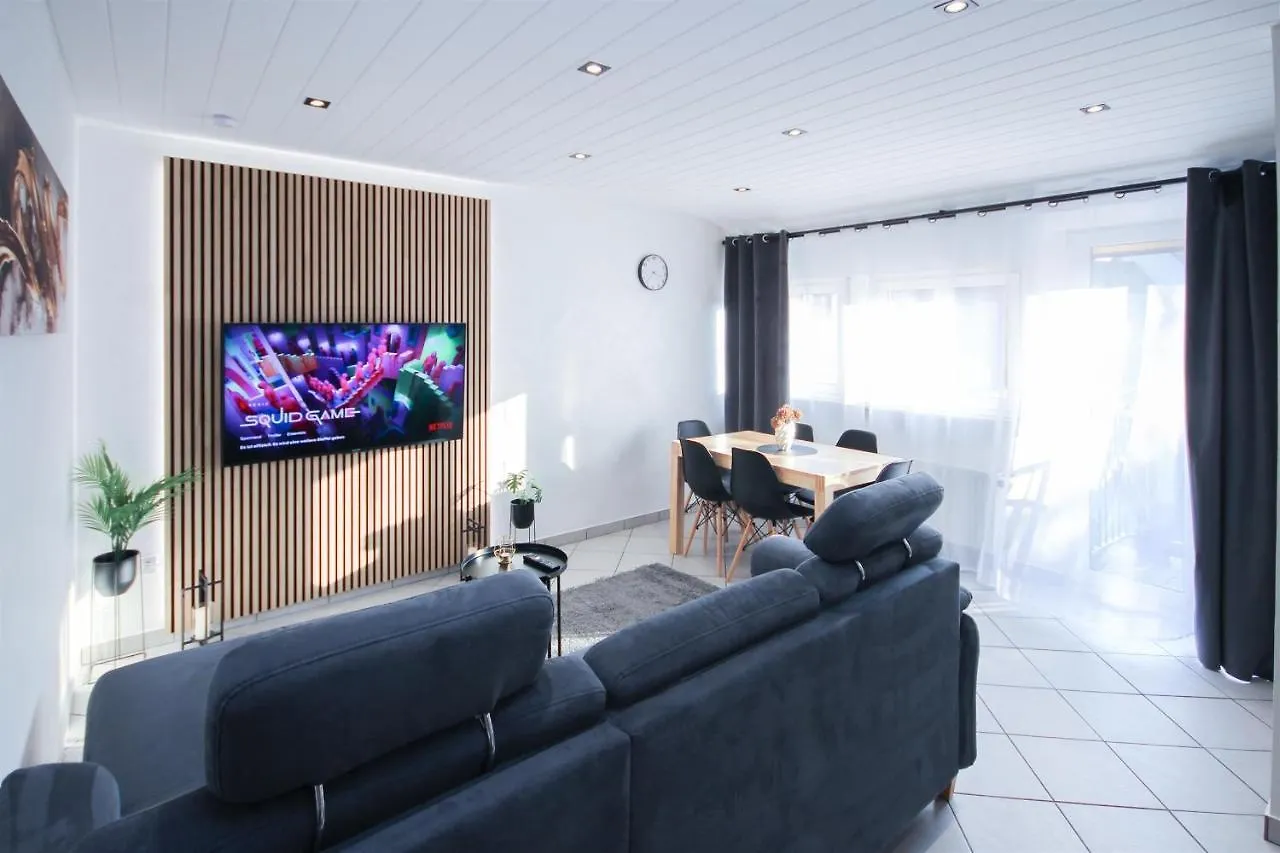 Alfa Stuttgart 3Zi-Maisonette 6 Personen Zuffenhausen Nahe Porsche & Bosch L Wifi & Smarttv I 3Br 4 Beds I Kitchen I Bathroom & Wc