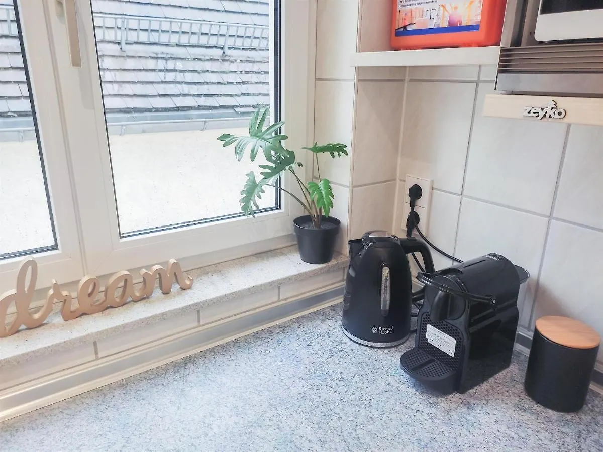Alfa Stuttgart 3Zi-Maisonette 6 Personen Zuffenhausen Nahe Porsche & Bosch L Wifi & Smarttv I 3Br 4 Beds I Kitchen I Bathroom & Wc 0*,  Germany