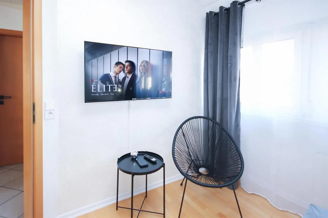 Apartment Alfa Stuttgart 3Zi-Maisonette 6 Personen Zuffenhausen Nahe Porsche & Bosch L Wifi & Smarttv I 3Br 4 Beds I Kitchen I Bathroom & Wc Germany