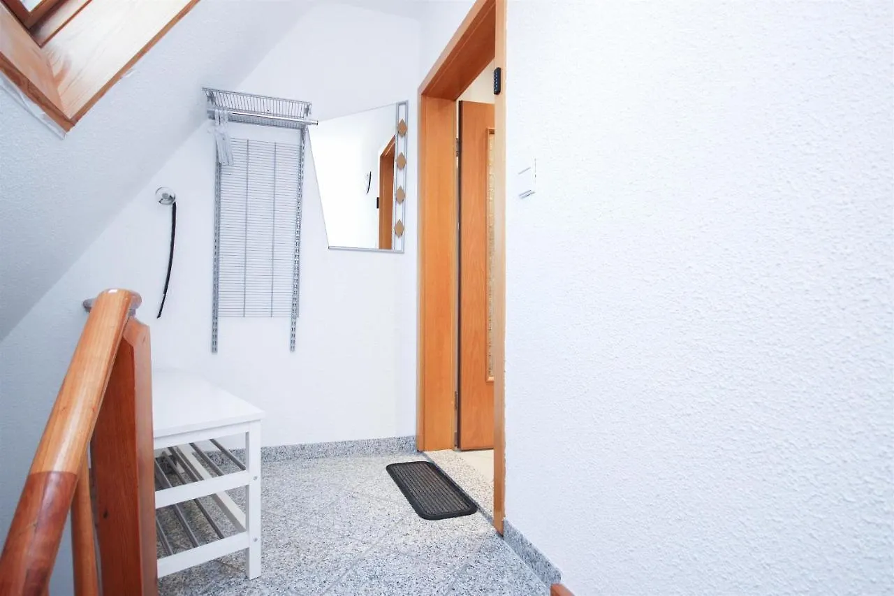 Alfa Stuttgart 3Zi-Maisonette 6 Personen Zuffenhausen Nahe Porsche & Bosch L Wifi & Smarttv I 3Br 4 Beds I Kitchen I Bathroom & Wc