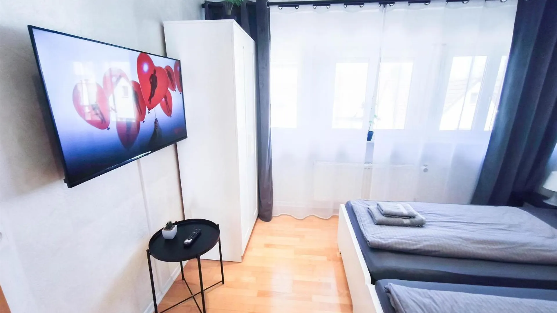 Apartment Alfa Stuttgart 3Zi-Maisonette 6 Personen Zuffenhausen Nahe Porsche & Bosch L Wifi & Smarttv I 3Br 4 Beds I Kitchen I Bathroom & Wc