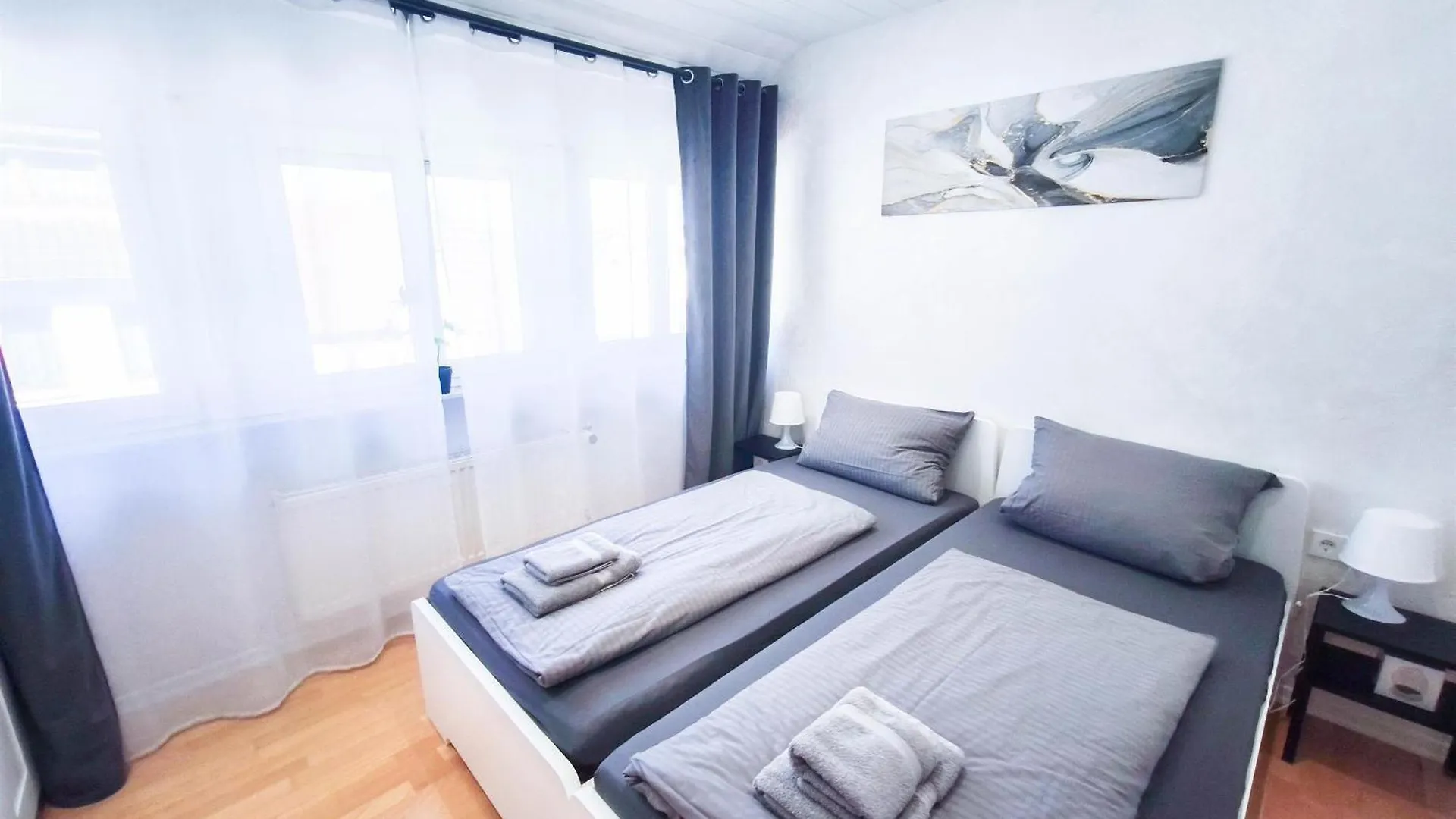Alfa Stuttgart 3Zi-Maisonette 6 Personen Zuffenhausen Nahe Porsche & Bosch L Wifi & Smarttv I 3Br 4 Beds I Kitchen I Bathroom & Wc Apartment